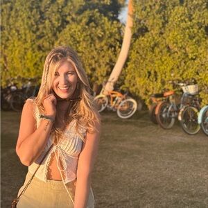 Meet your Posher, Kayla m